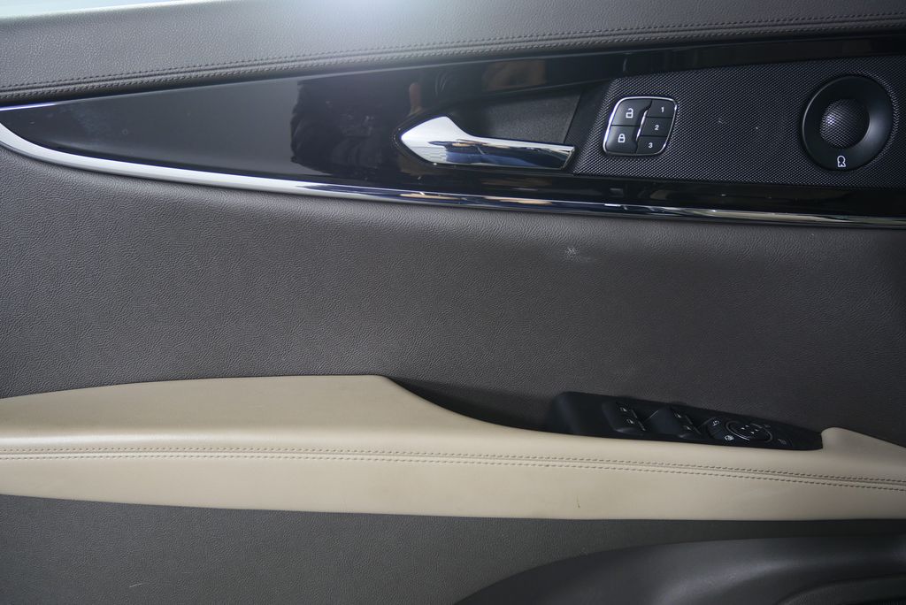 Thumbnail: 2021 Lincoln Nautilus - 7