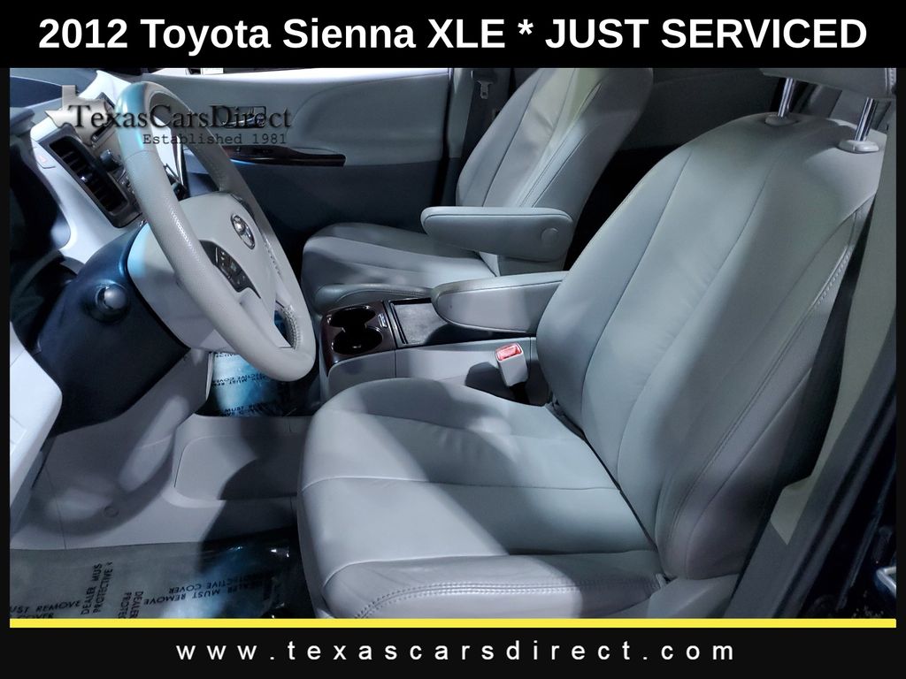 2012 Toyota Sienna XLE 6