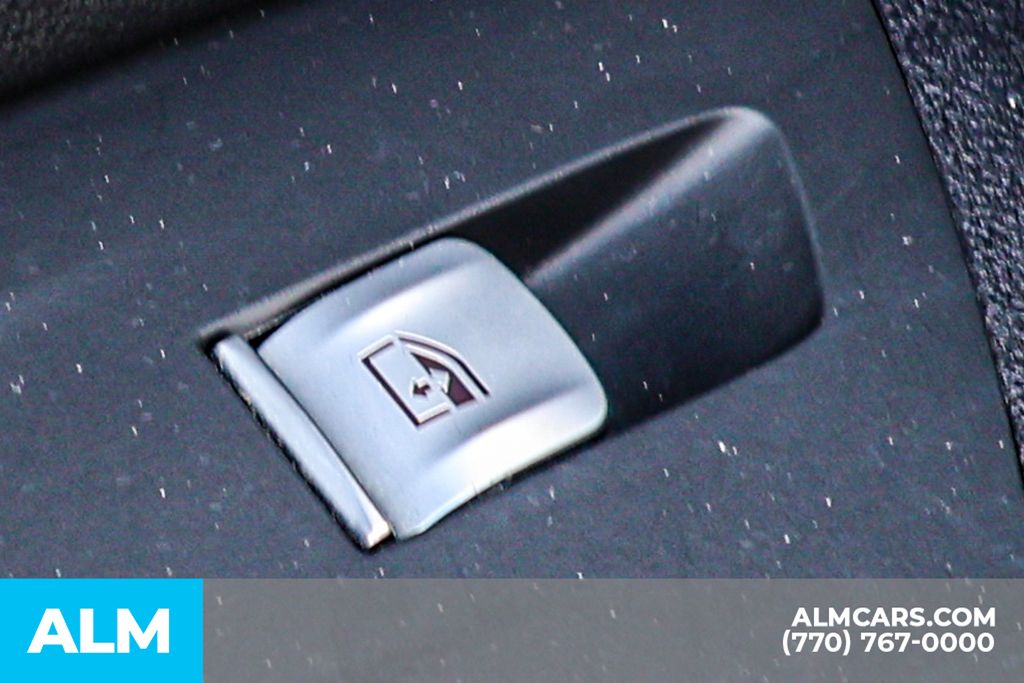 Used 2024 White BMW xDrive30i image 53