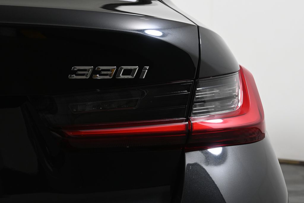 Thumbnail: 2026 BMW 3 Series - 13