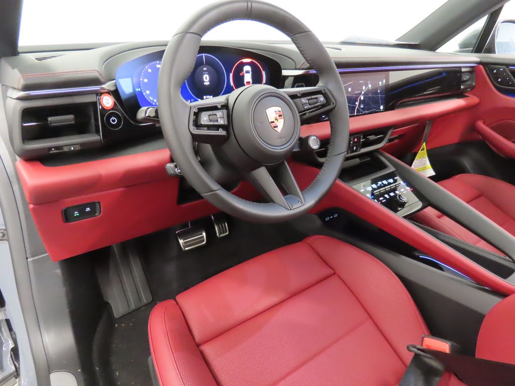 Thumbnail: 2025 Porsche Macan - 4