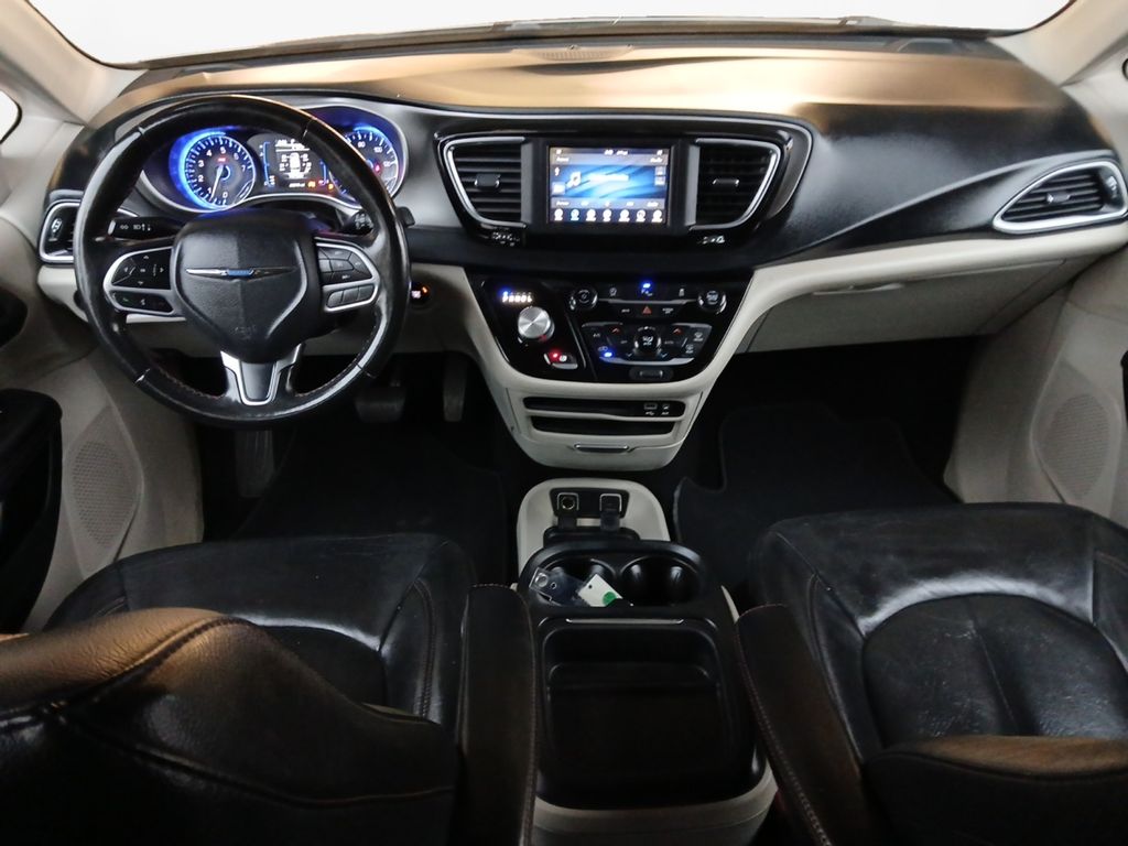 Used Car 2020 Chrysler Pacifica  Touring L For Sale Under $25,000 In Austin, Texas