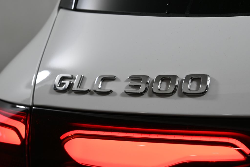 2025 Mercedes-Benz GLC 300 31