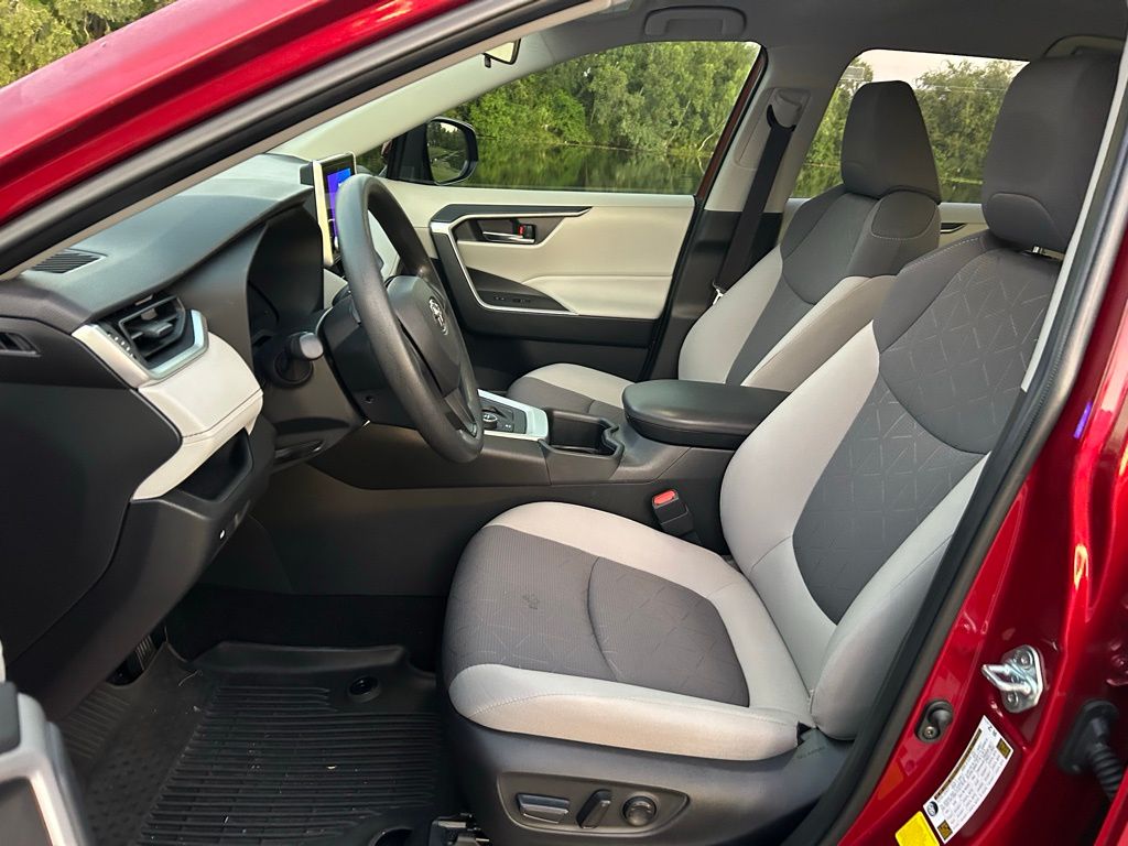 Thumbnail: 2024 Toyota RAV4 - 14