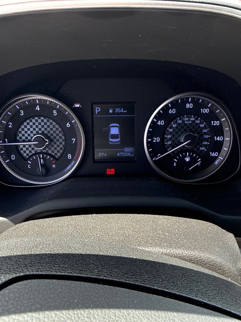 Used 2020 Silver Hyundai SE image 5