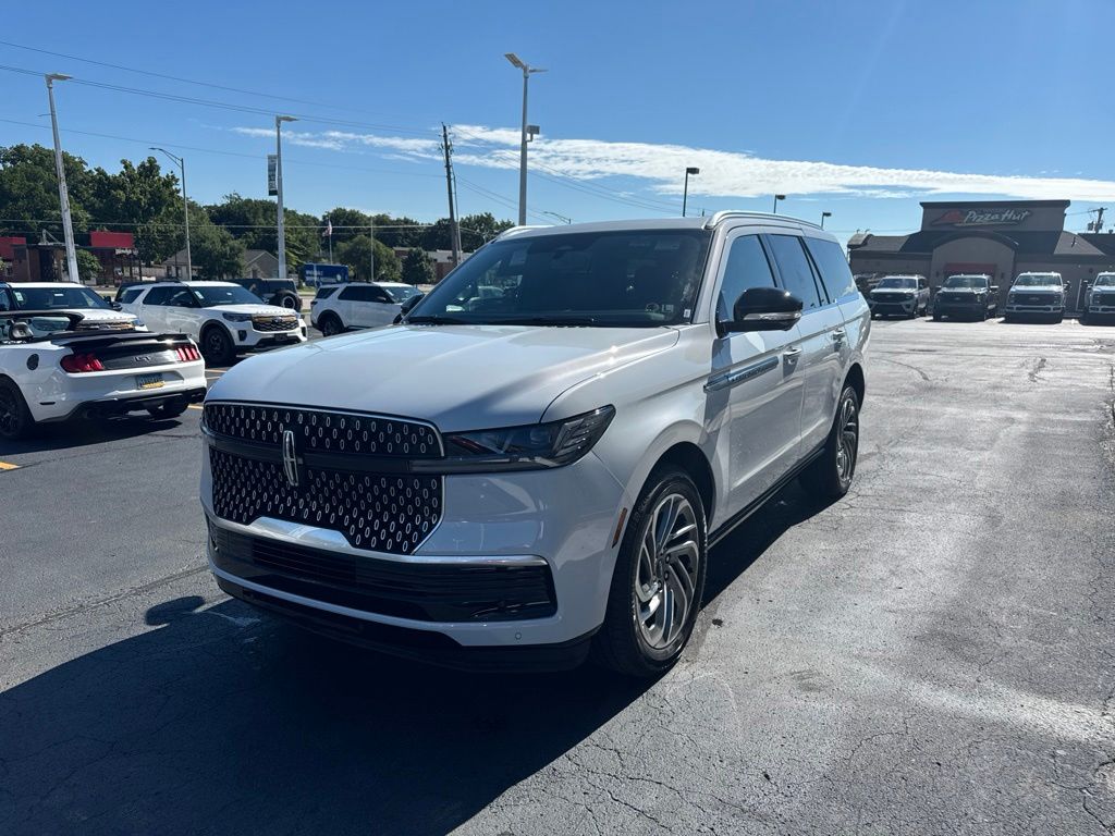 Crystal White 2026 Lincoln Navigator SUV / Crossover Four-Wheel Drive Automatic