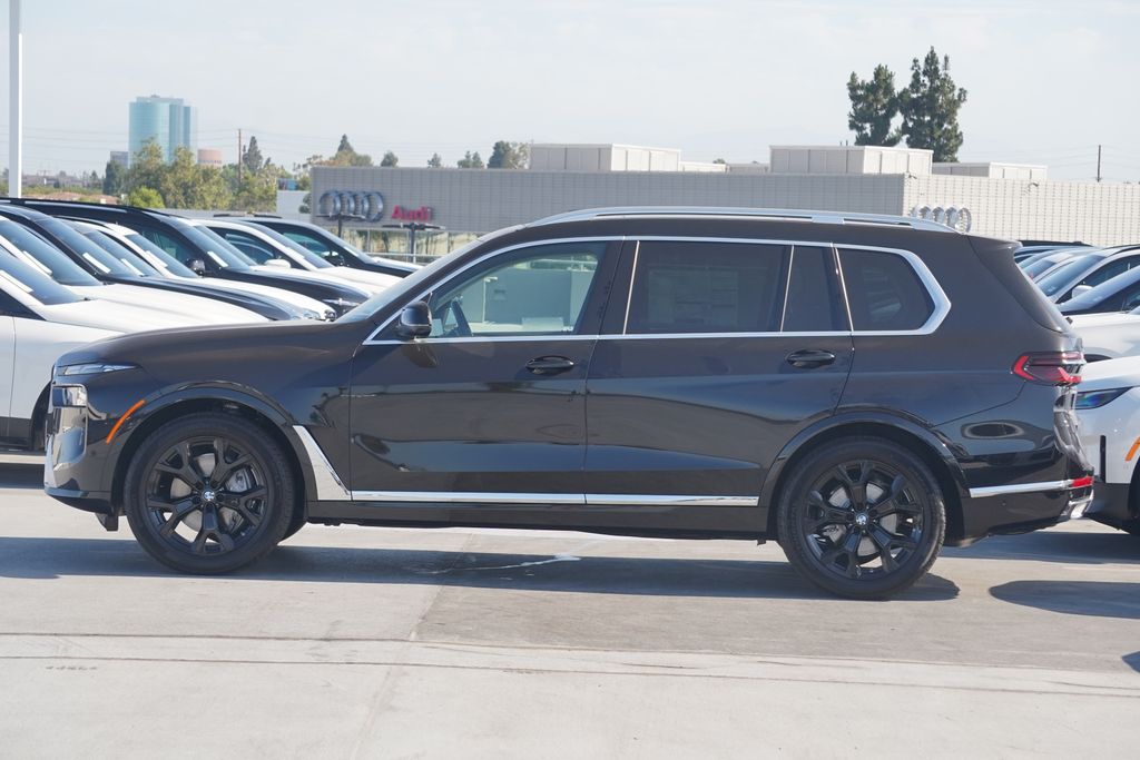 2025 BMW X7 xDrive40i 4