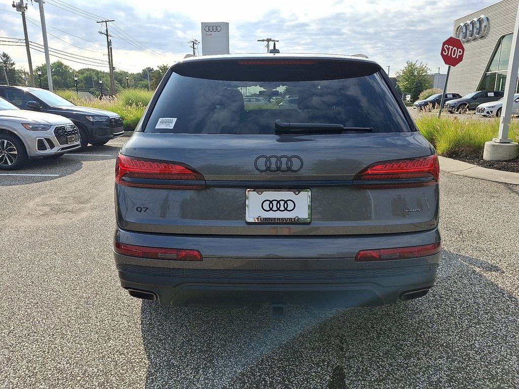 Thumbnail: 2026 Audi Q7 - 5