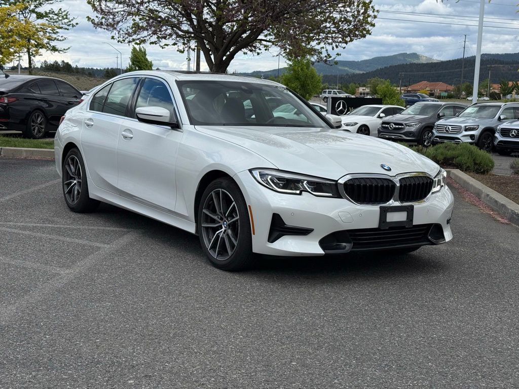 2021 BMW 3 Series 330i xDrive Sedan's photo