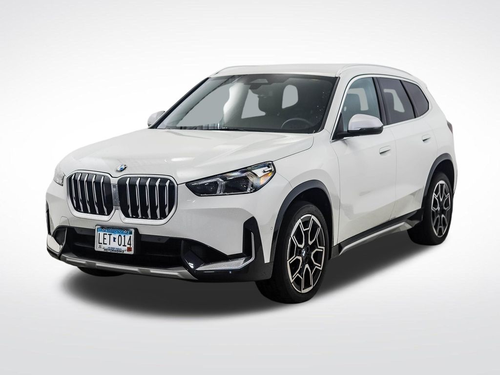 Thumbnail: 2023 BMW X1 - 1