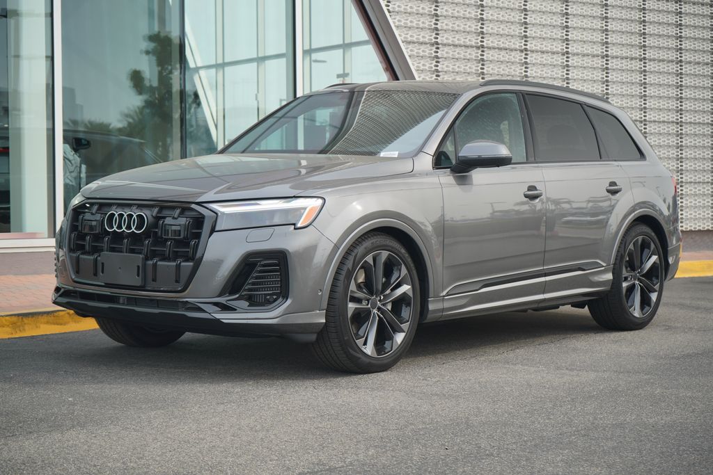 Thumbnail: 2026 Audi Q7 - 1