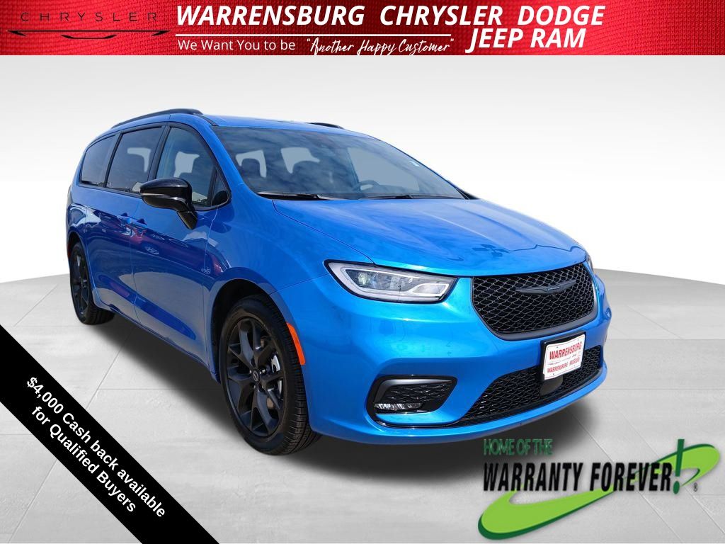 Hydro Blue Pearlcoat 2026 Chrysler Pacifica Minivan Front-Wheel Drive 9-Speed Automatic