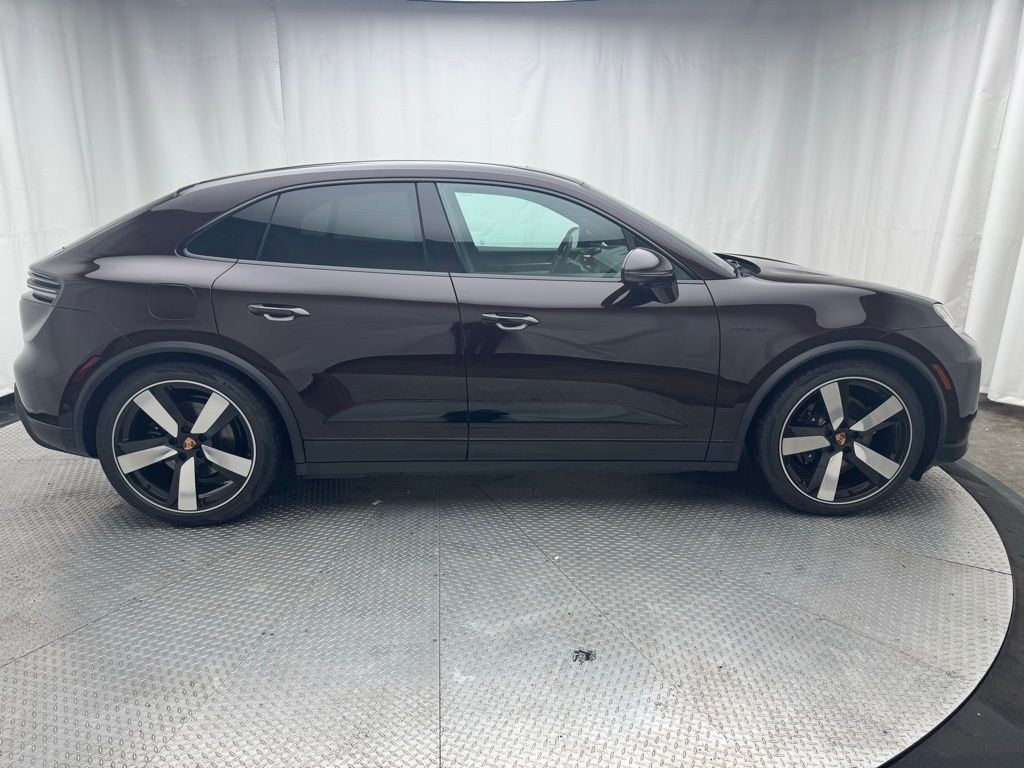 Thumbnail: 2025 Porsche Macan - 13