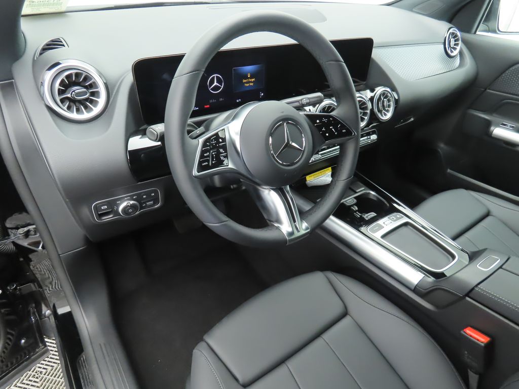 Thumbnail: 2025 Mercedes-Benz GLA - 9