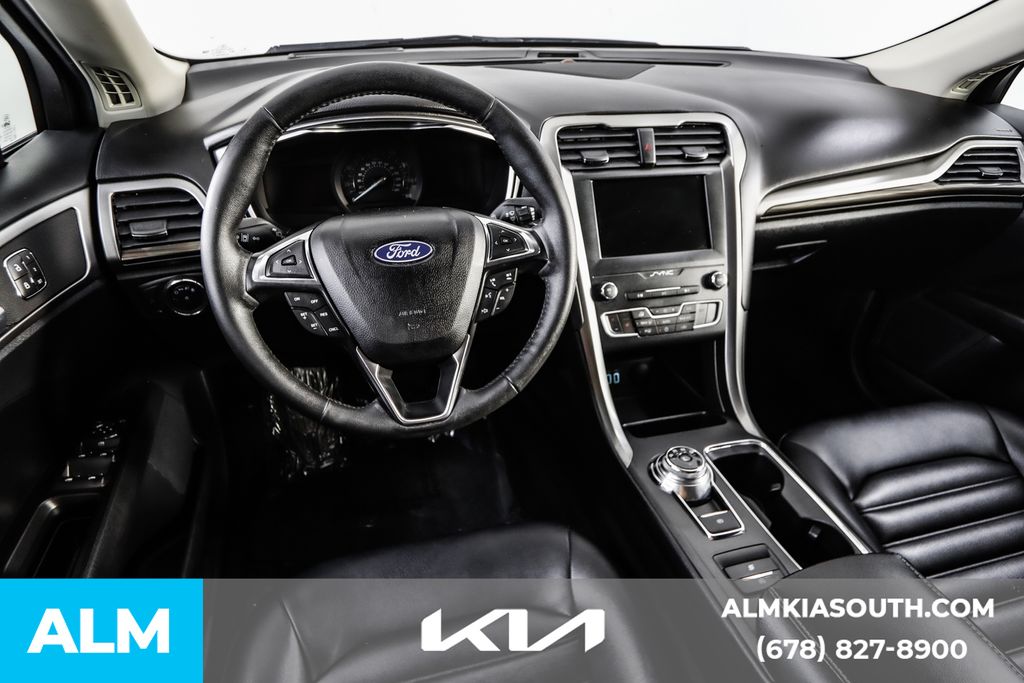 2020 Ford Fusion SEL photo 18
