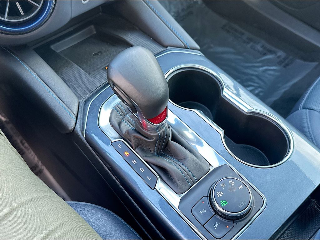 Used 2023 Red Chevrolet RS image 17