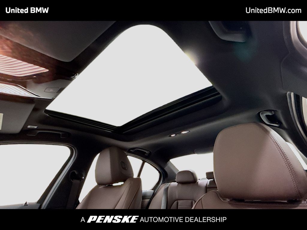 Thumbnail: 2026 BMW 3 Series - 12