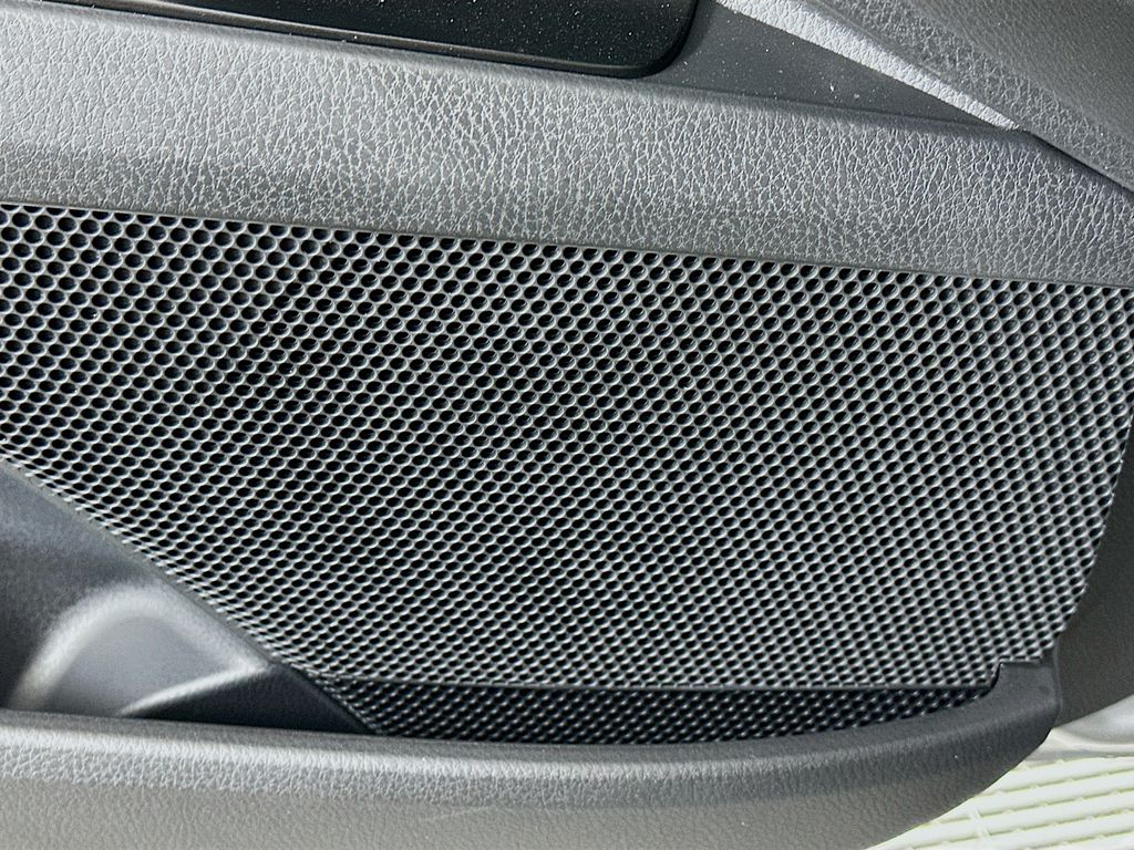 Thumbnail: 2025 Toyota Camry - 19