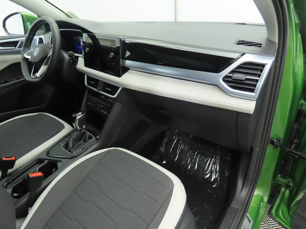 Thumbnail: 2025 Volkswagen Taos - 18