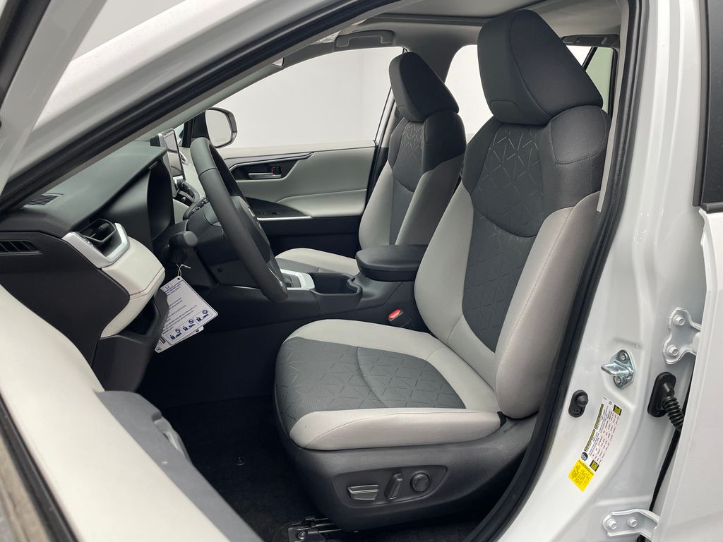 Thumbnail: 2025 Toyota RAV4 - 11