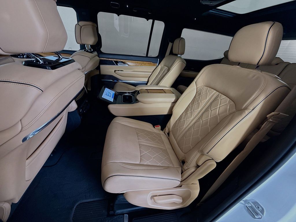 Thumbnail: 2023 Jeep Grand Wagoneer - 26