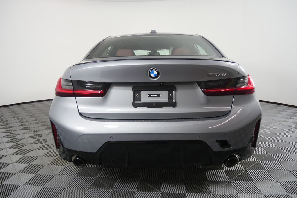 Thumbnail: 2026 BMW 3 Series - 4