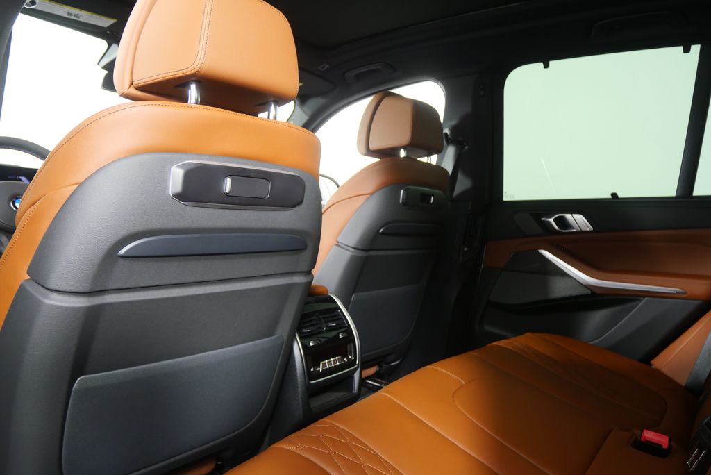 Thumbnail: 2026 BMW X5 - 17