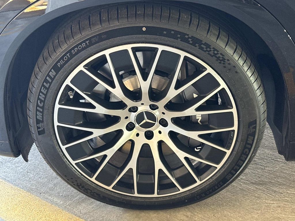 Thumbnail: 2025 Mercedes-Benz EQE - 9