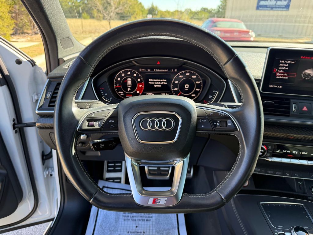 Thumbnail: 2019 Audi SQ5 - 15