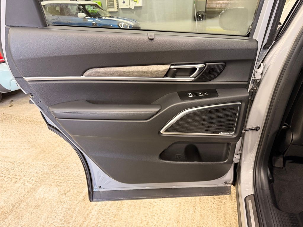 Thumbnail: 2022 Kia Telluride - 20