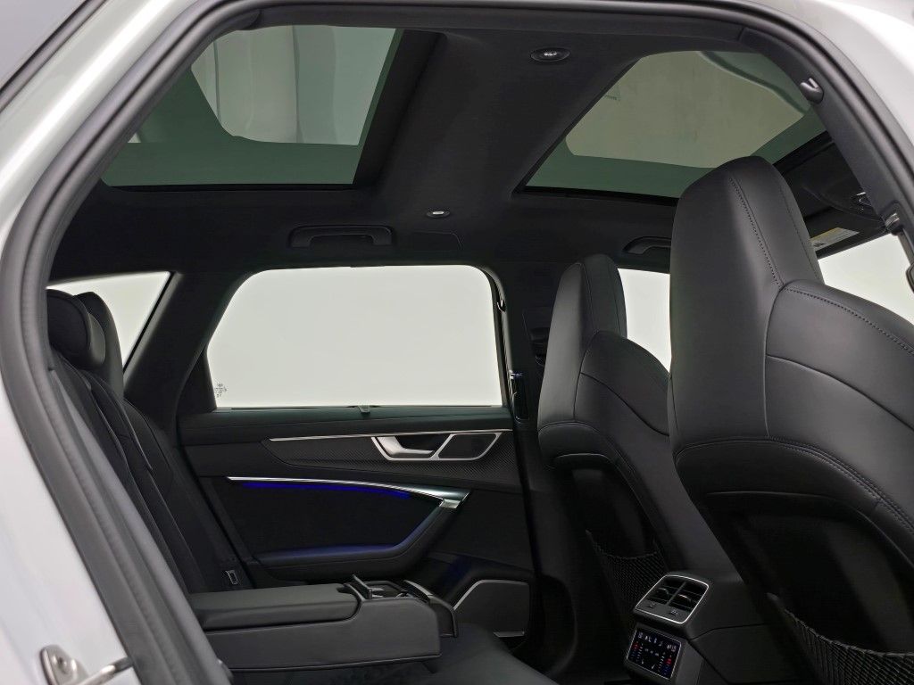 Thumbnail: 2024 Audi RS 6 - 20