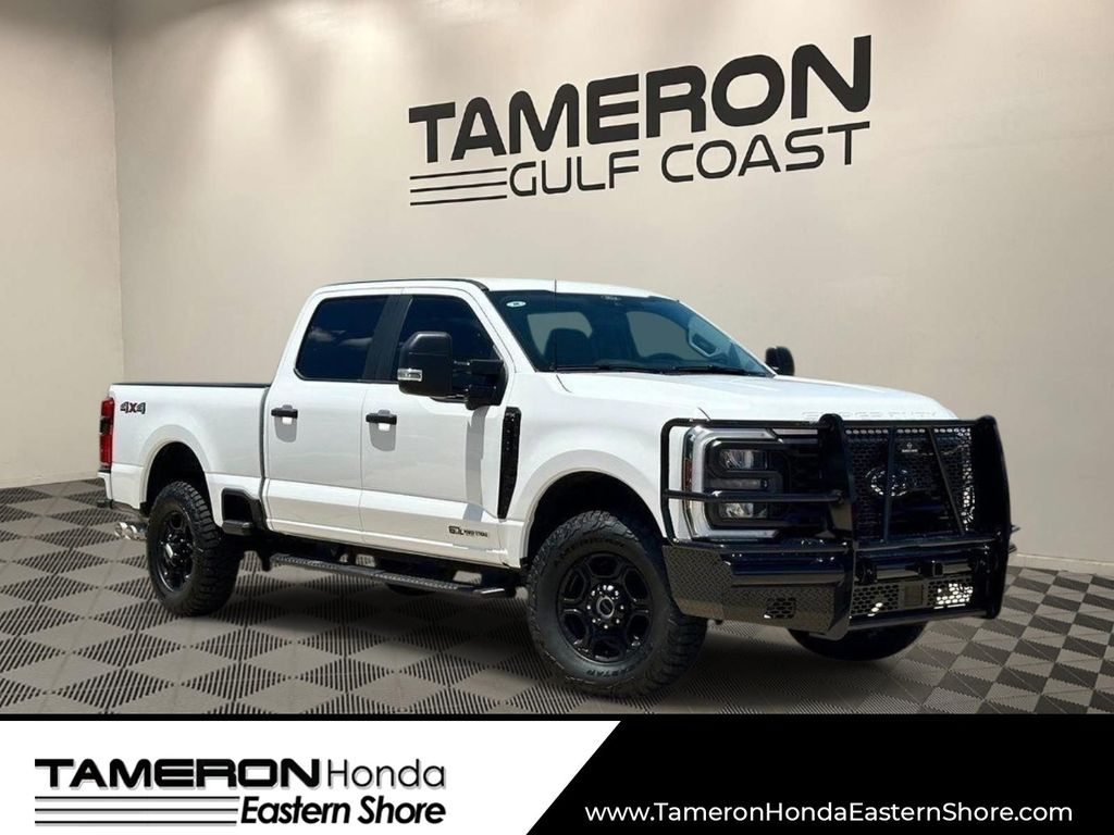 Oxford White 2024 Ford F-250 Super Duty XL Crew Cab 4WD Pickup Truck Four-Wheel Drive Automatic