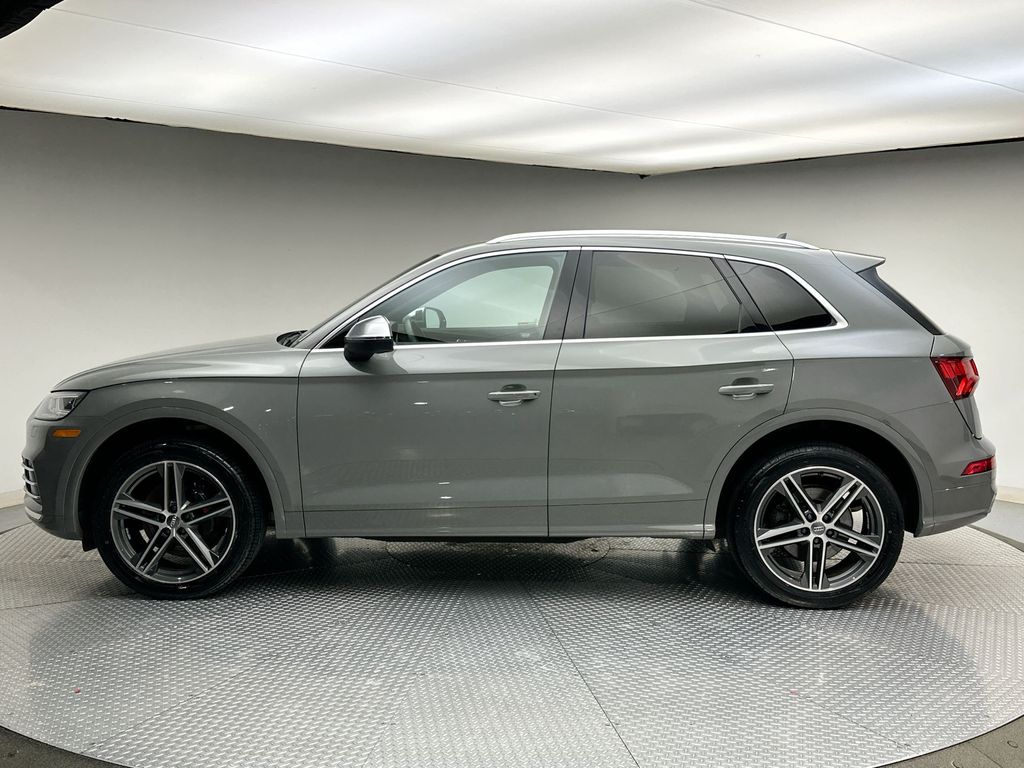 Thumbnail: 2020 Audi SQ5 - 2