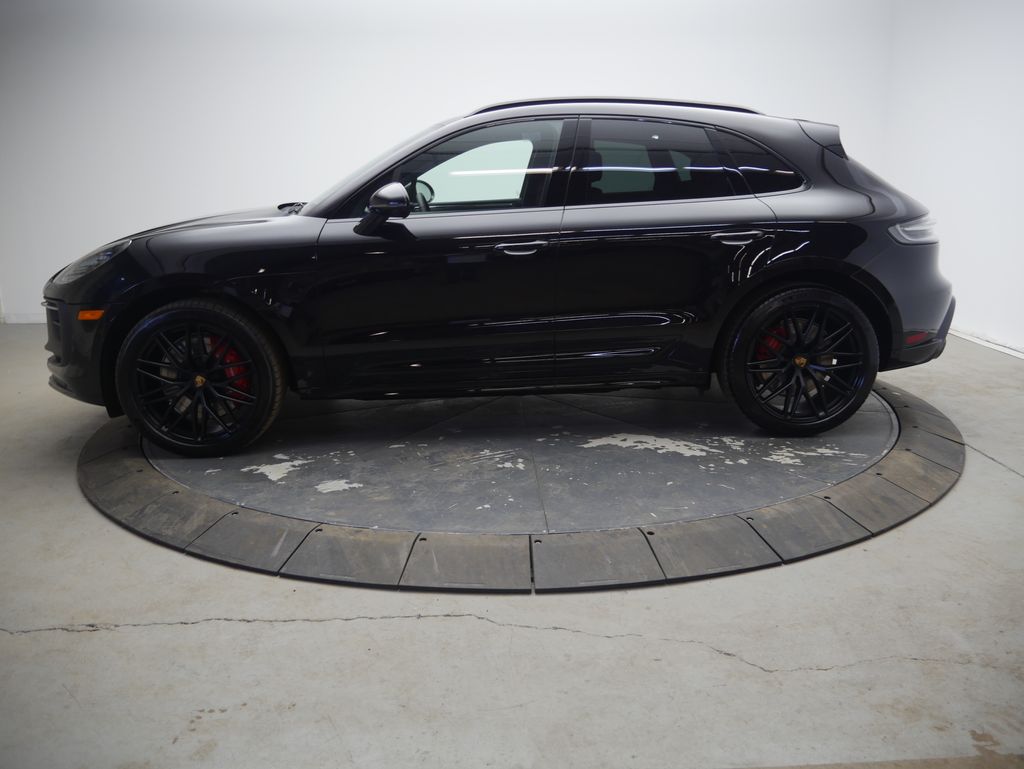 Thumbnail: 2026 Porsche Macan - 2