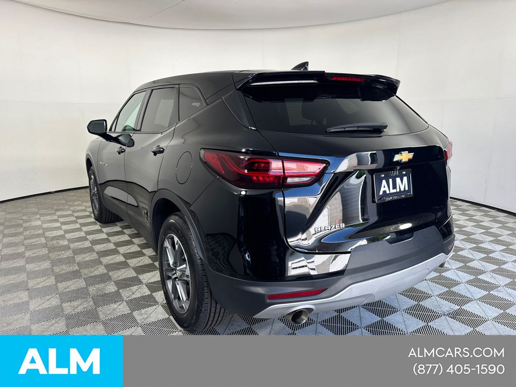 Used 2025 Black Chevrolet LT image 10