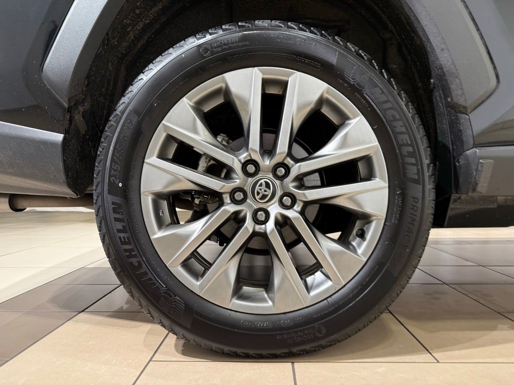 Thumbnail: 2025 Toyota RAV4 - 9
