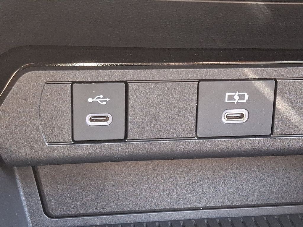 2024 Toyota Prius Prime Premium 16
