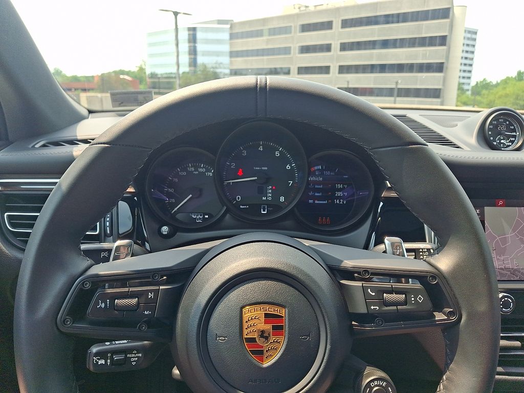 Thumbnail: 2026 Porsche Macan - 20