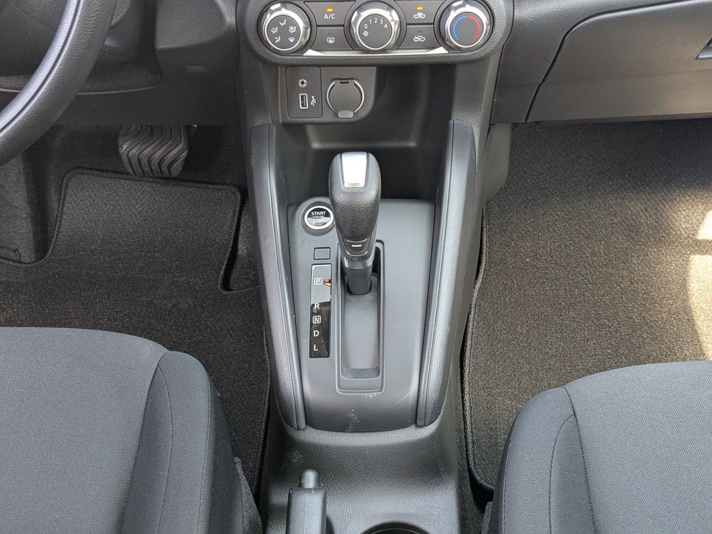 New 2025 Nissan Kicks Play SUV