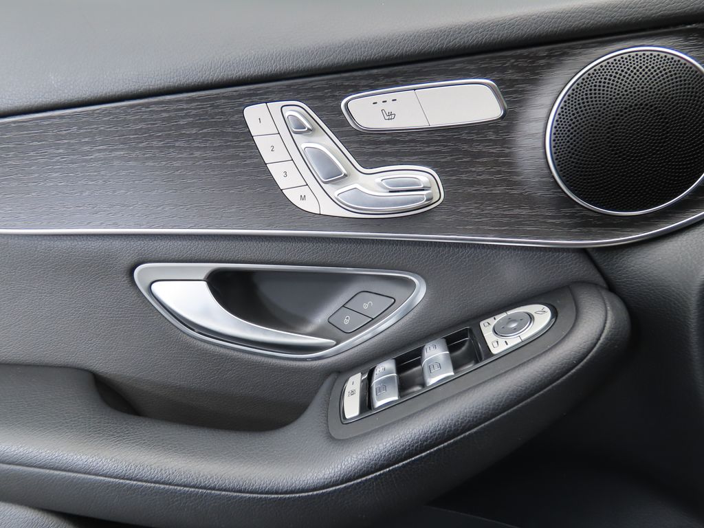 Thumbnail: 2022 Mercedes-Benz GLC - 23