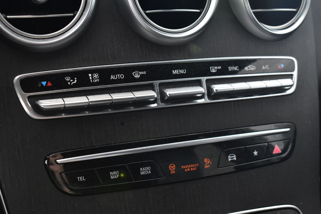 Thumbnail: 2021 Mercedes-Benz GLC - 20