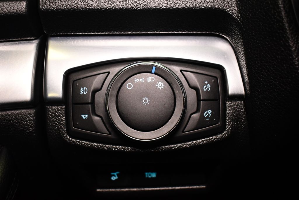 Thumbnail: 2017 Ford Explorer - 21