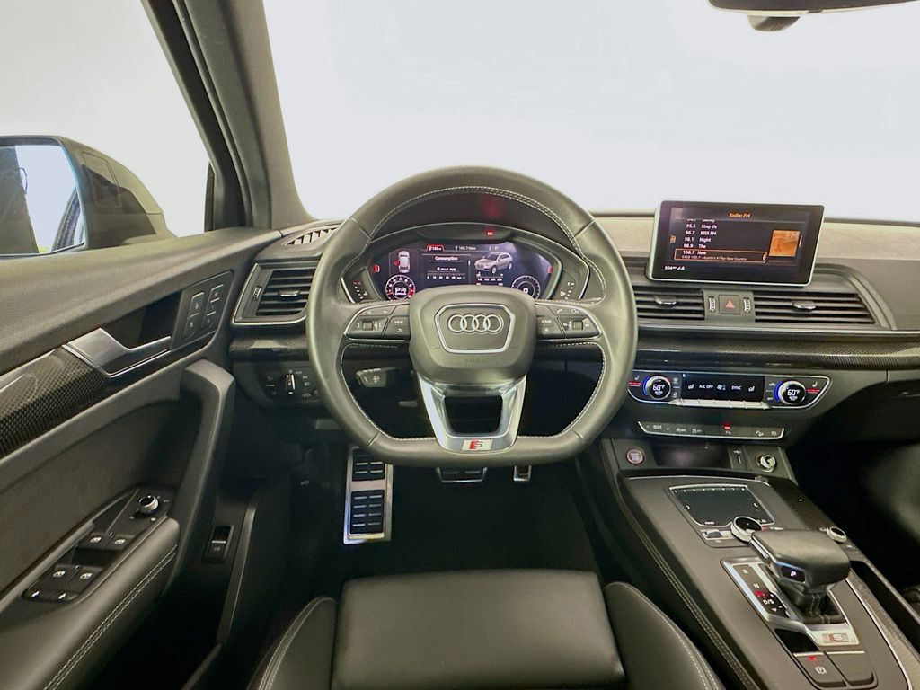 Thumbnail: 2020 Audi SQ5 - 24