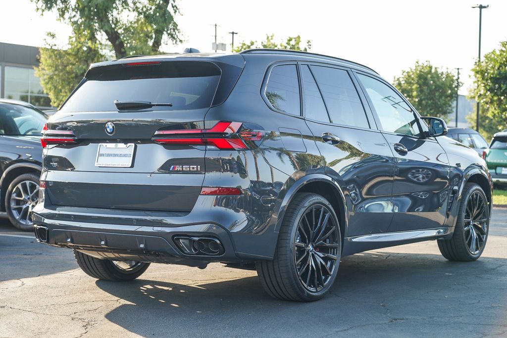 2025 BMW X5 M60i 8