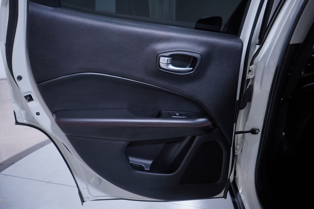 Thumbnail: 2021 Jeep Compass - 14