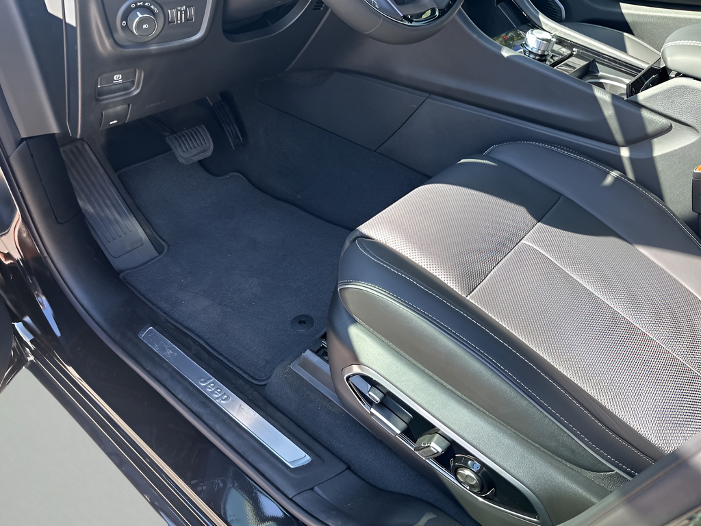 New Car 2025 Jeep Grand Cherokee L  Overland For Sale Under $70,000 In Austin, Texas