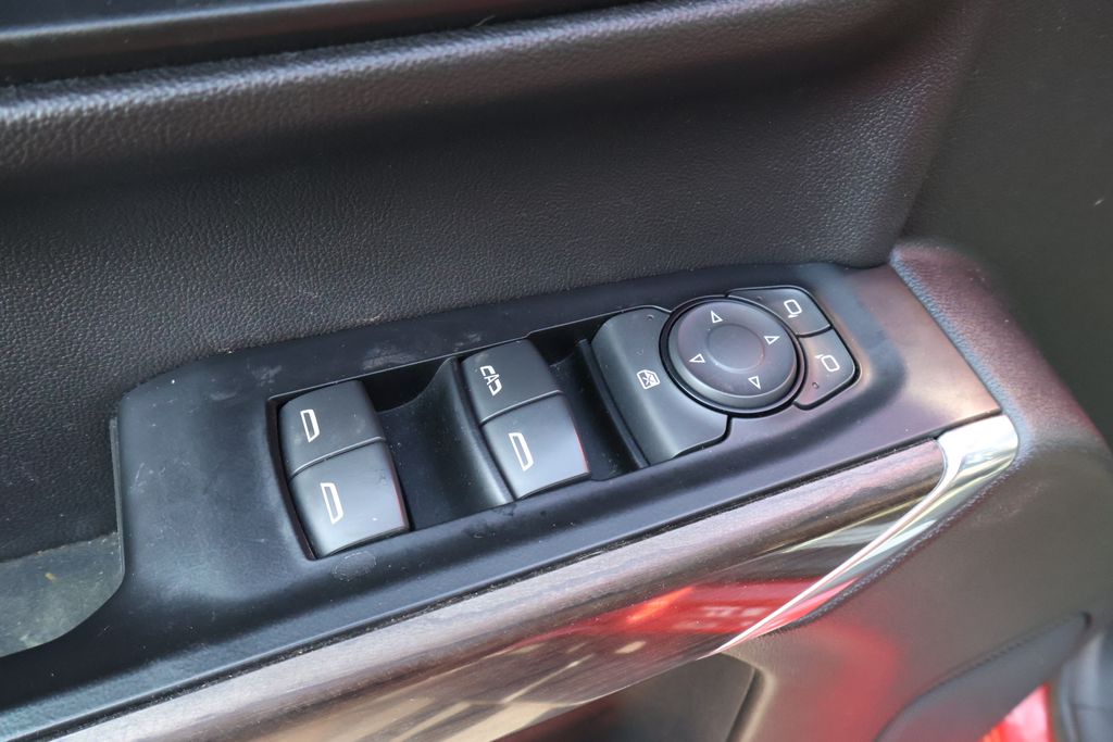 Thumbnail: 2019 Chevrolet Silverado 1500 - 15