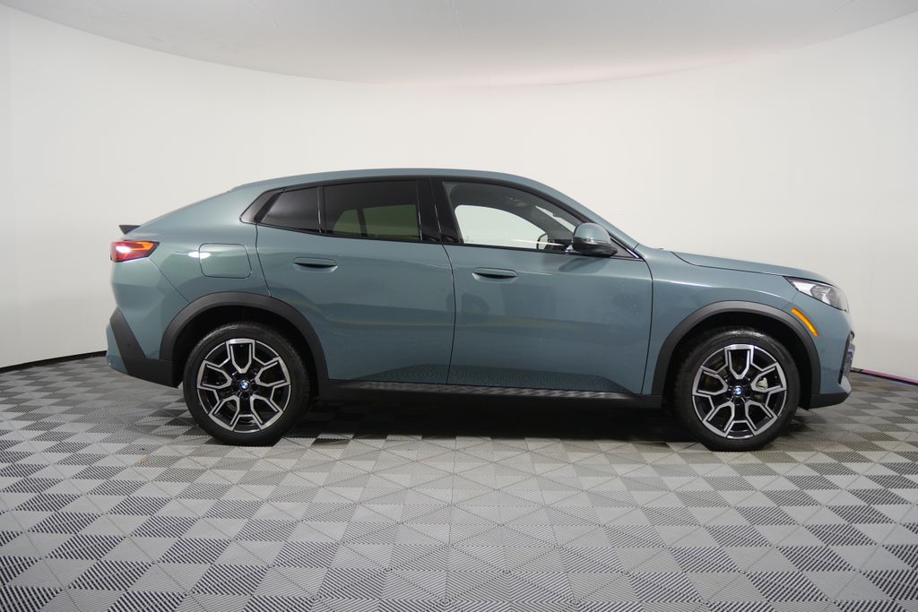 Thumbnail: 2025 BMW X2 - 2