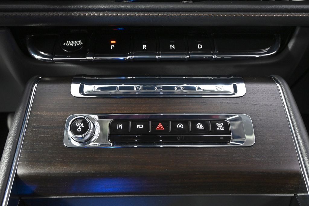 New 2026 White Lincoln Reserve image 32