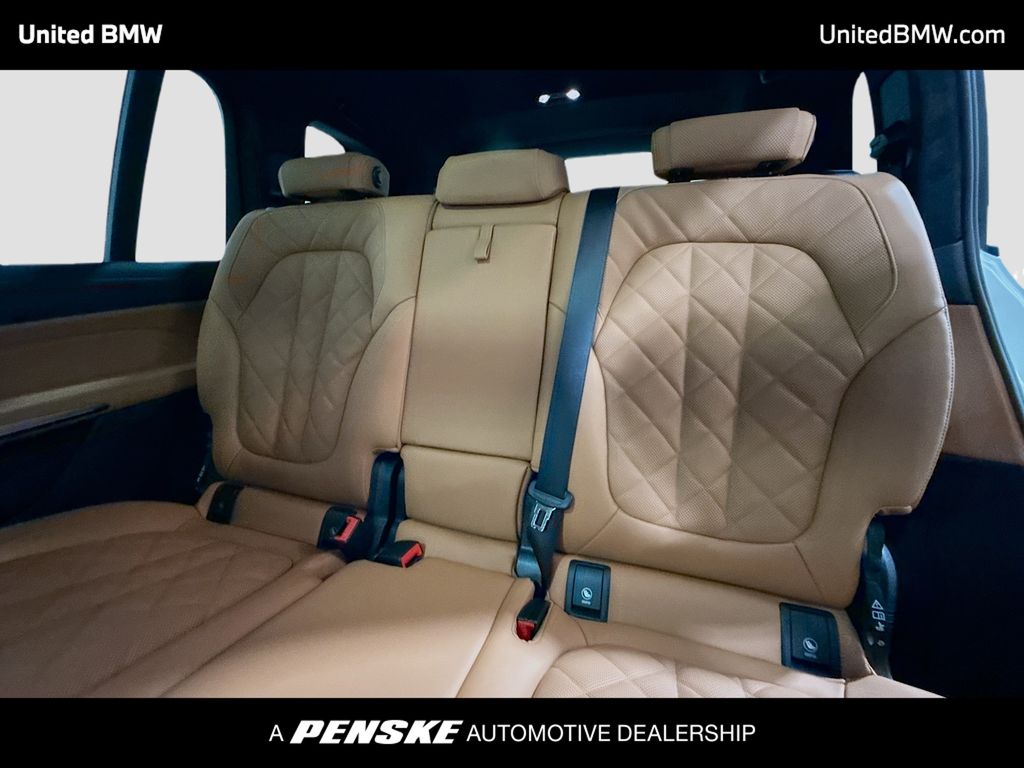 Thumbnail: 2027 BMW X7 - 13